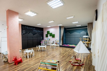 Espace partagé - salle d’études pour enfants et académie de danses